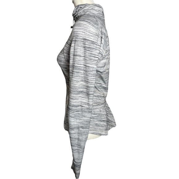 Lululemon jacket size 6 - Picture 2 of 8